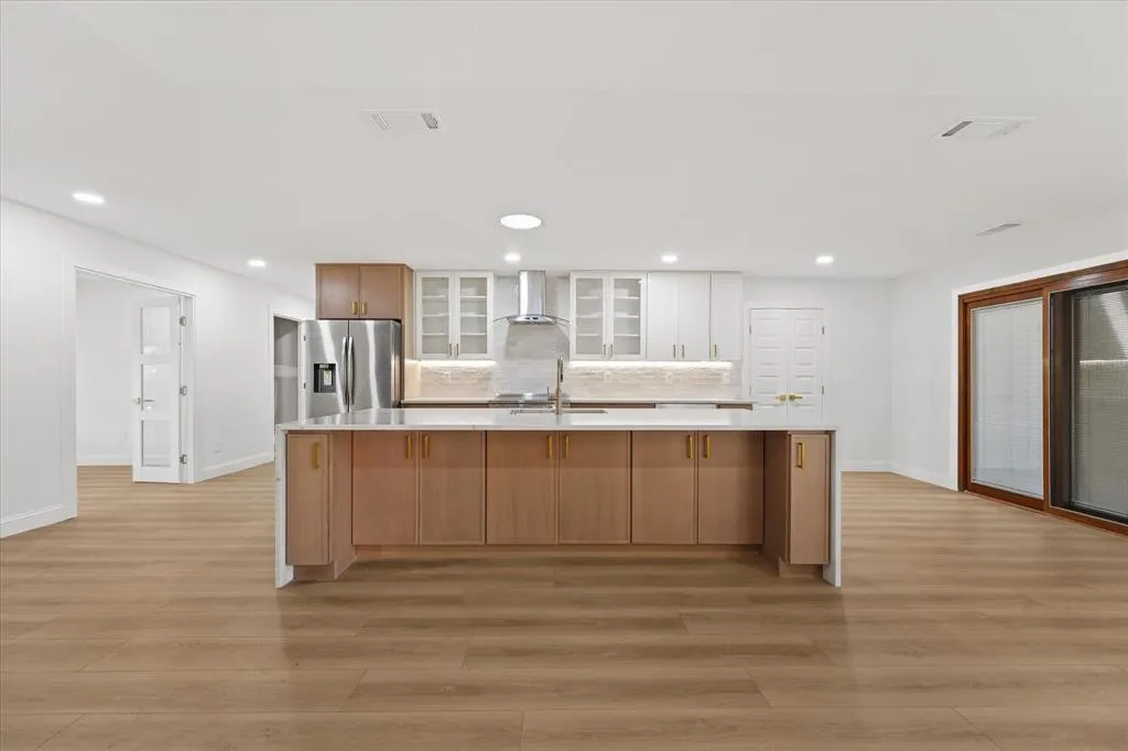6727 Southpoint Drive