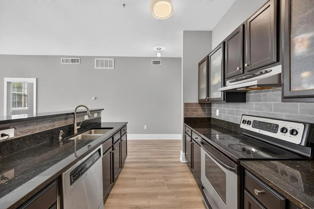 2305 Worthington Street #202