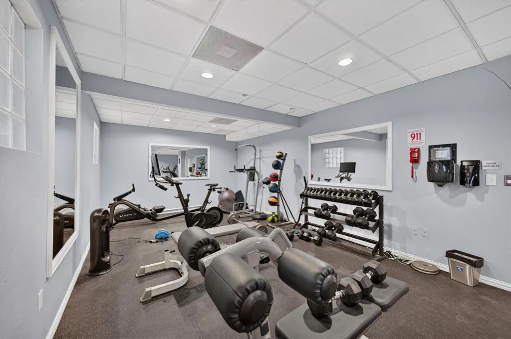 2305 Worthington Street #202