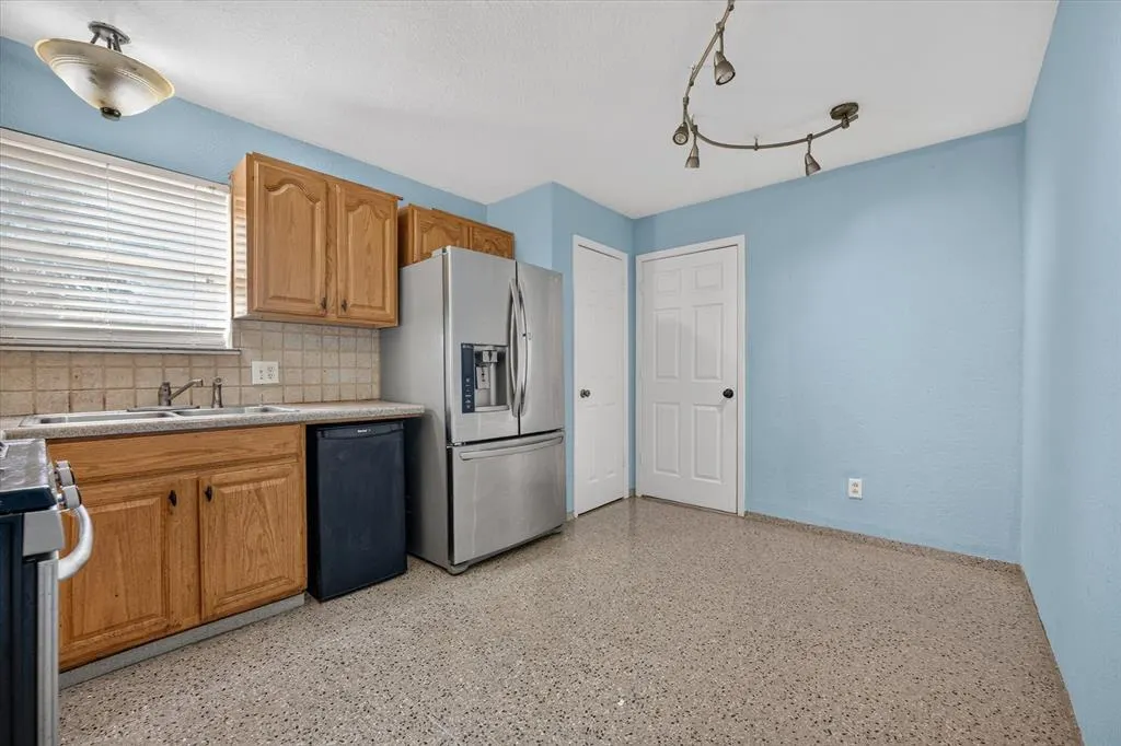 1302 Shelmar Drive
