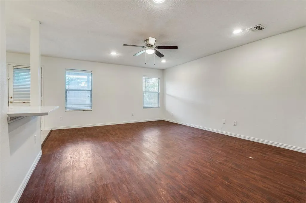 1122 Mazourka Drive