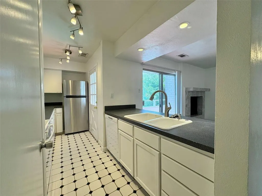 4347 Dickason Avenue #207