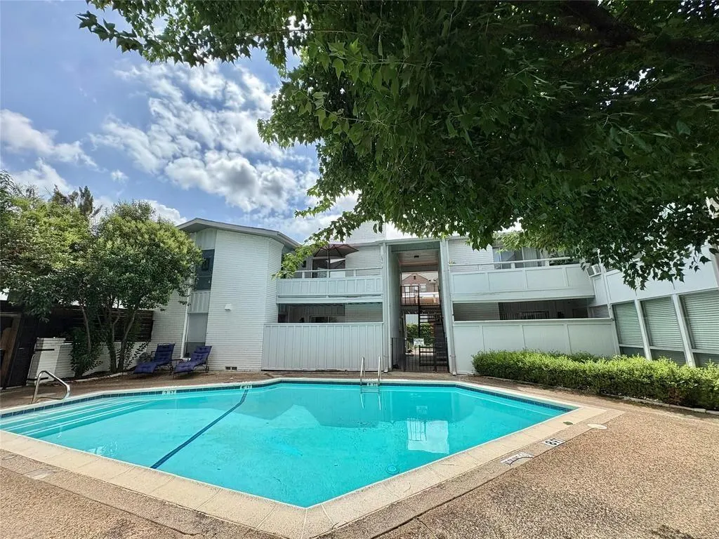 4347 Dickason Avenue #207