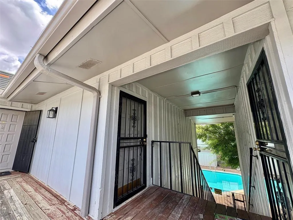 4347 Dickason Avenue #207