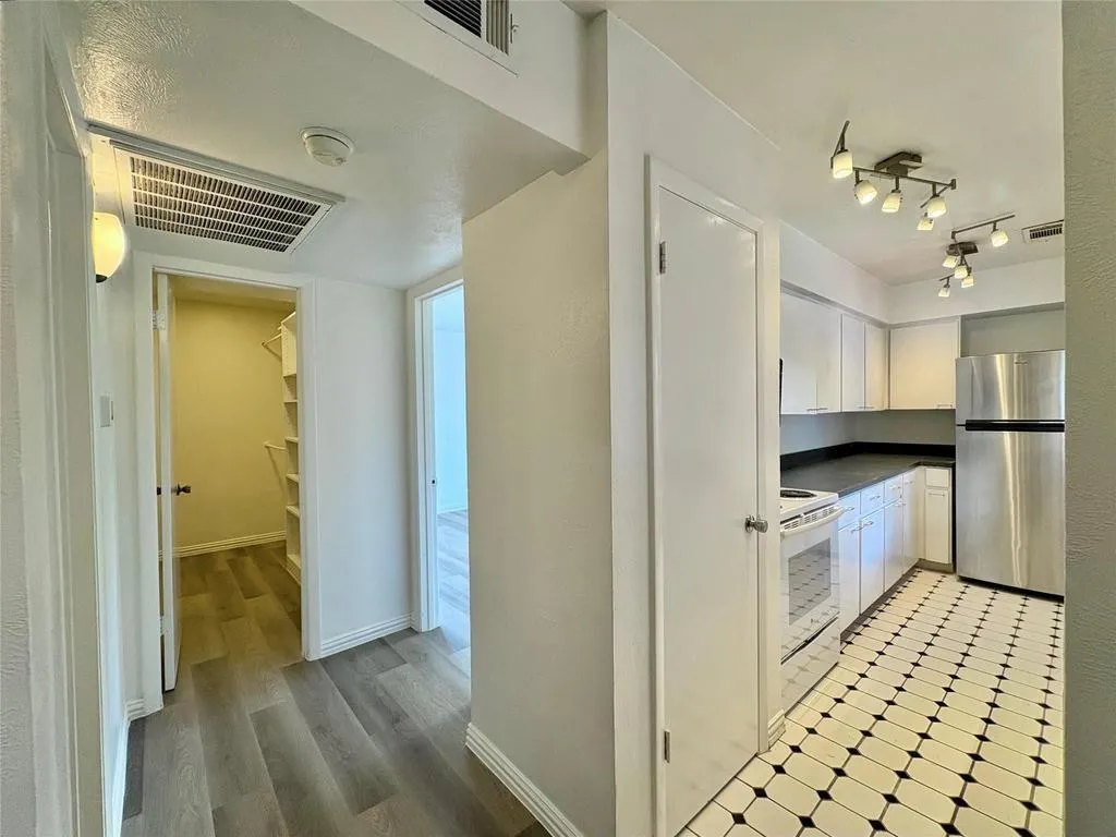 4347 Dickason Avenue #207