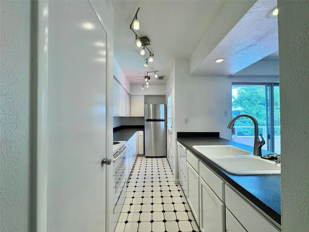 4347 Dickason Avenue #207