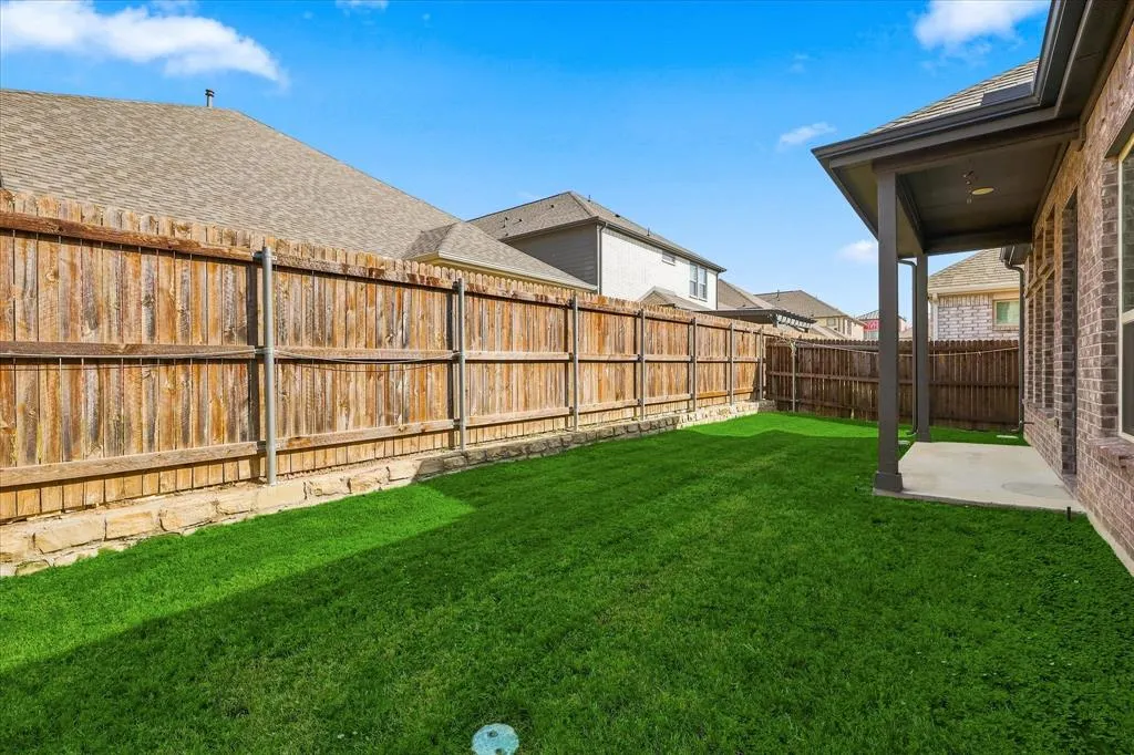 2125 Ella Lane