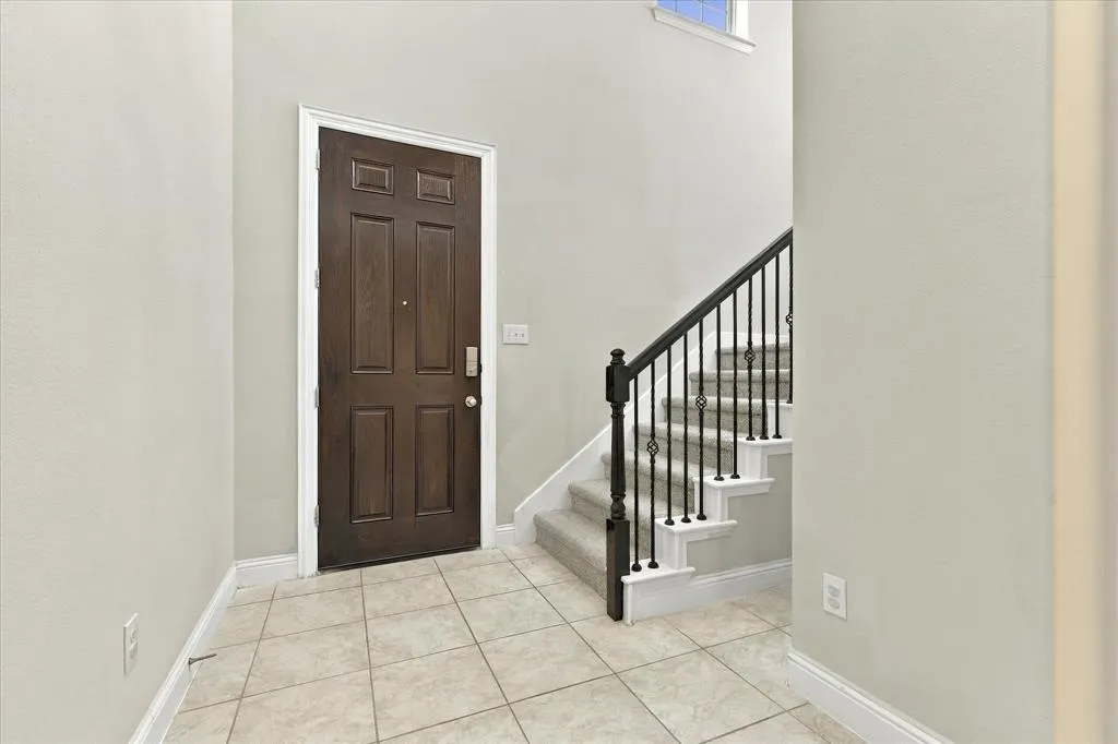 2125 Ella Lane