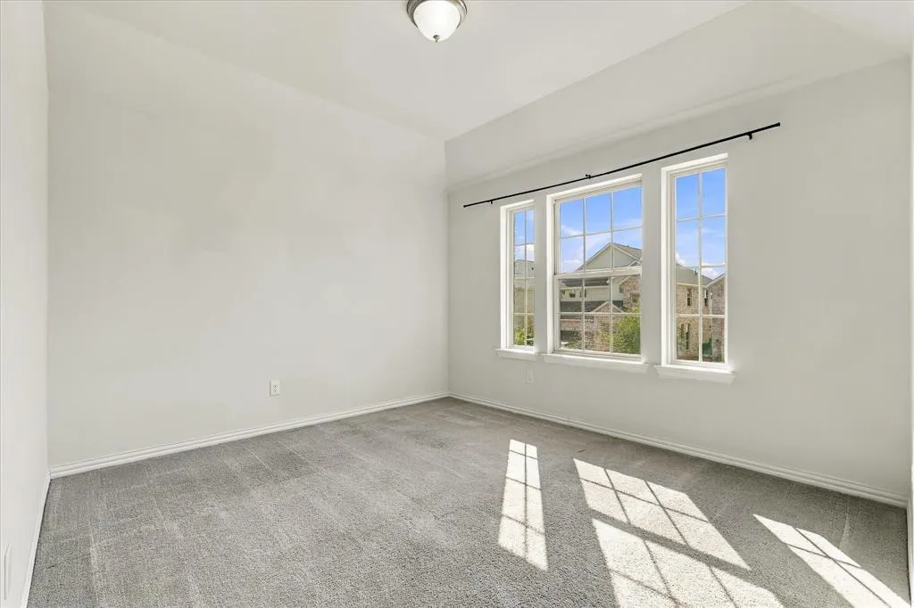 2125 Ella Lane