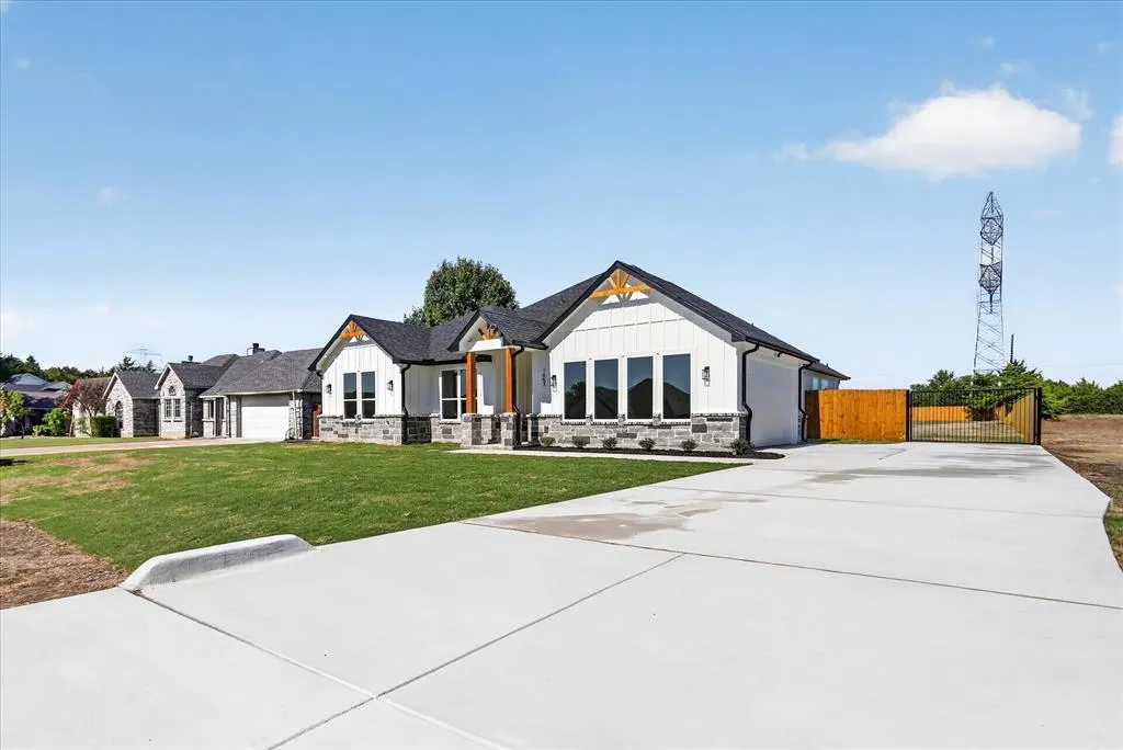 1657 Brookview Drive