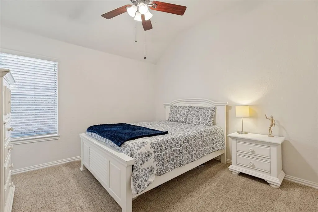 8201 Clear Bay