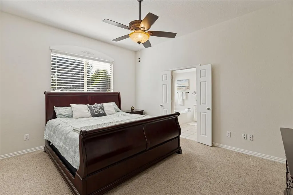 8201 Clear Bay
