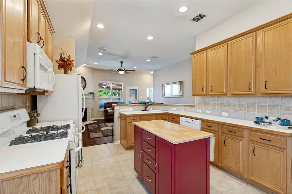 8201 Clear Bay