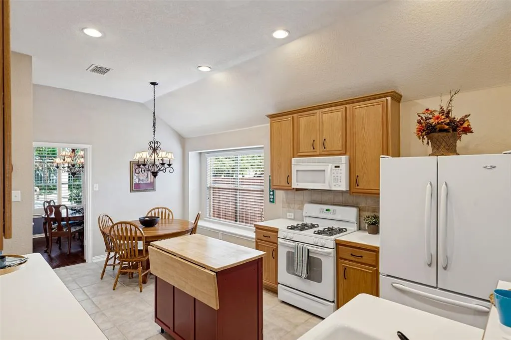8201 Clear Bay