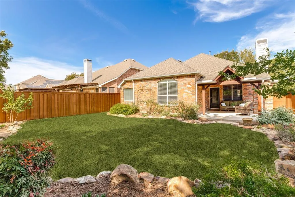 8201 Clear Bay