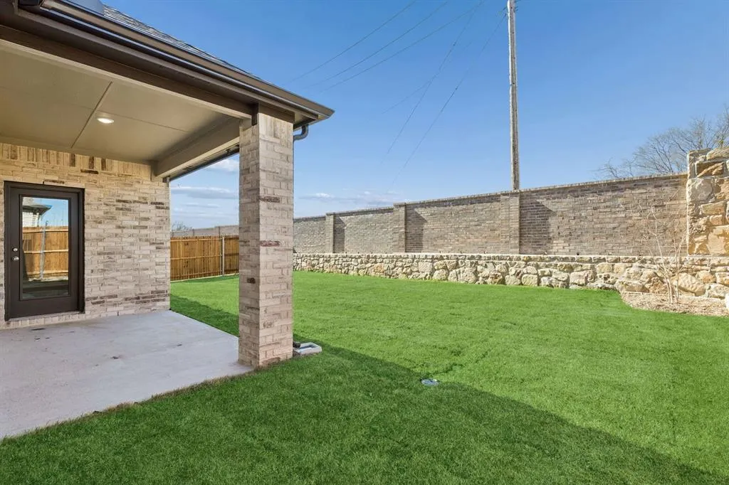 1943 Paddock Lane