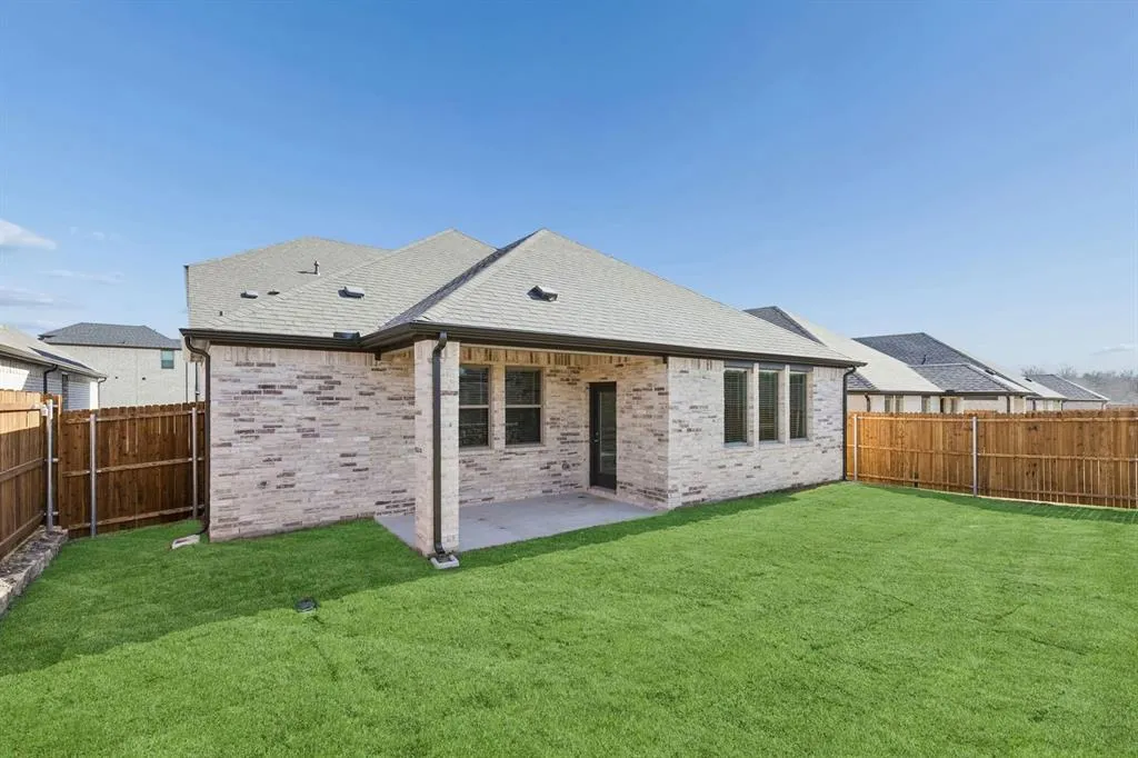 1943 Paddock Lane