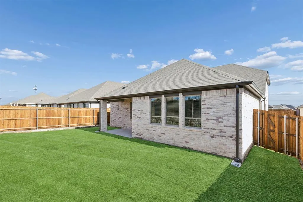 1943 Paddock Lane