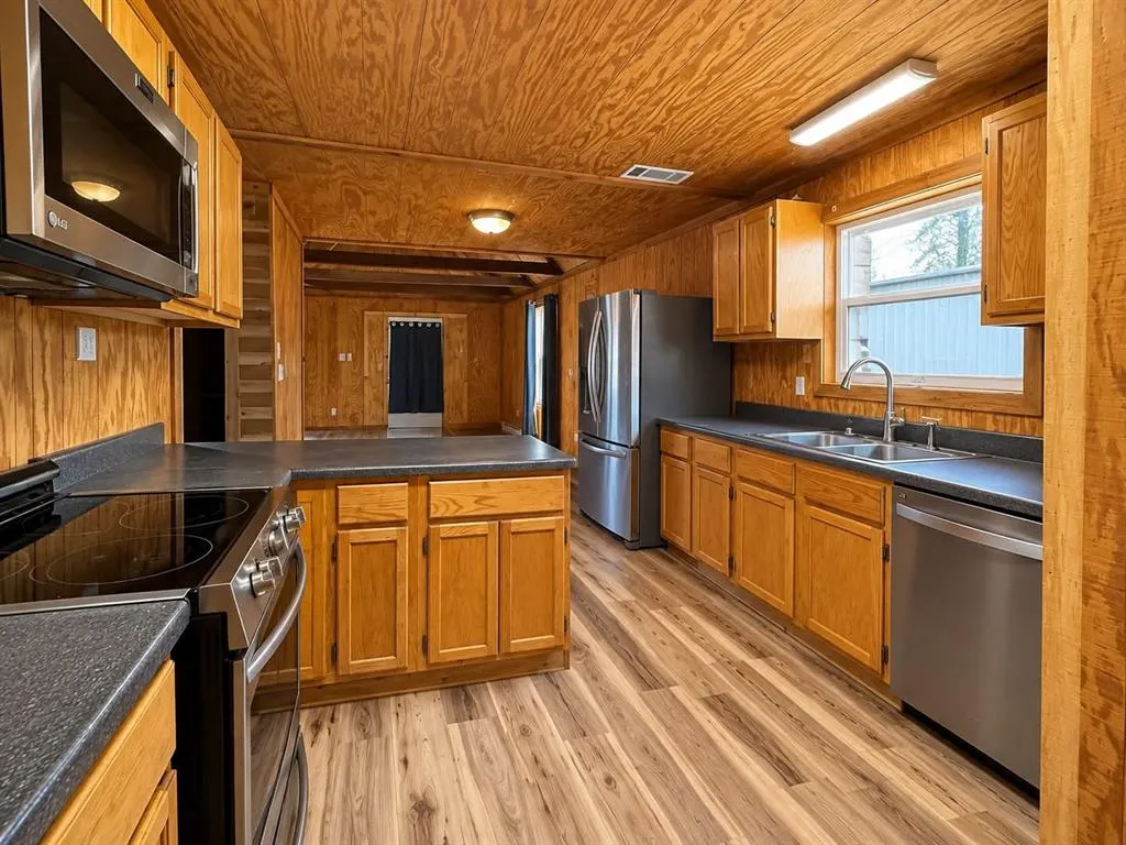 362 Private Road 4379