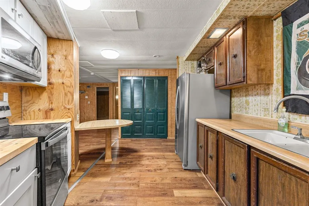 10830 Paradise Lane #1.6 Acres