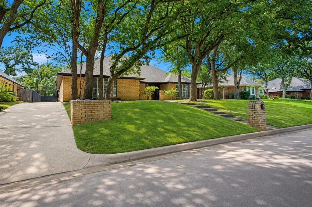 4504 Lake Park Drive