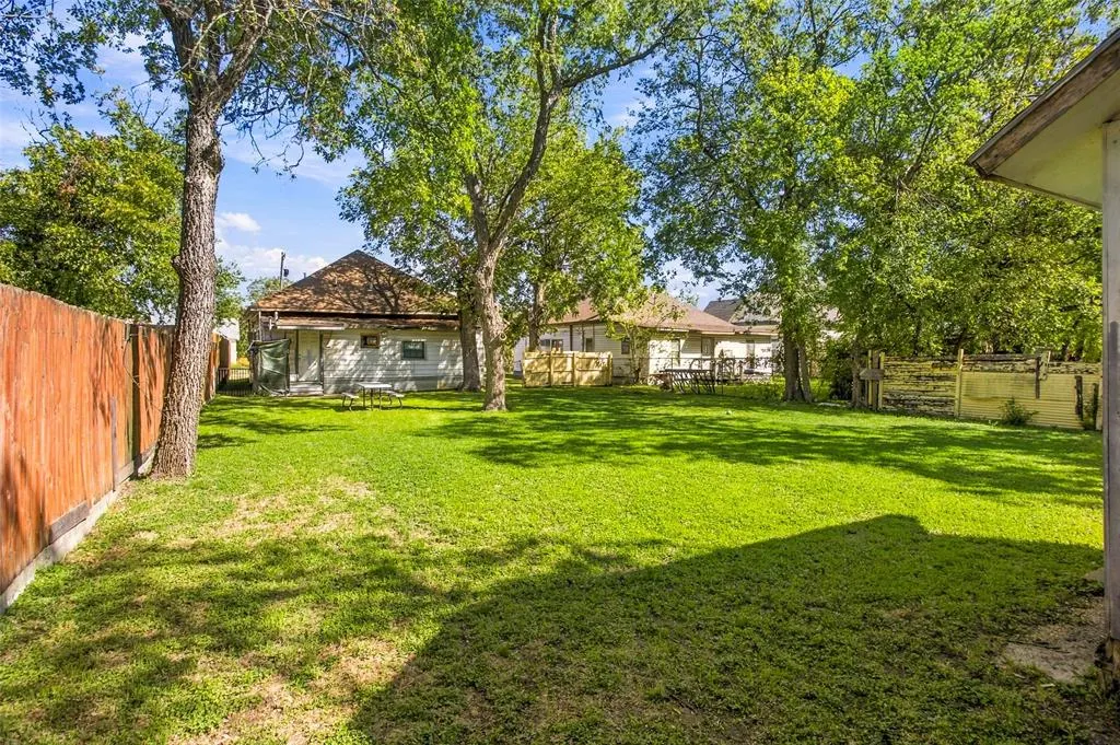 307 N Douglas Avenue