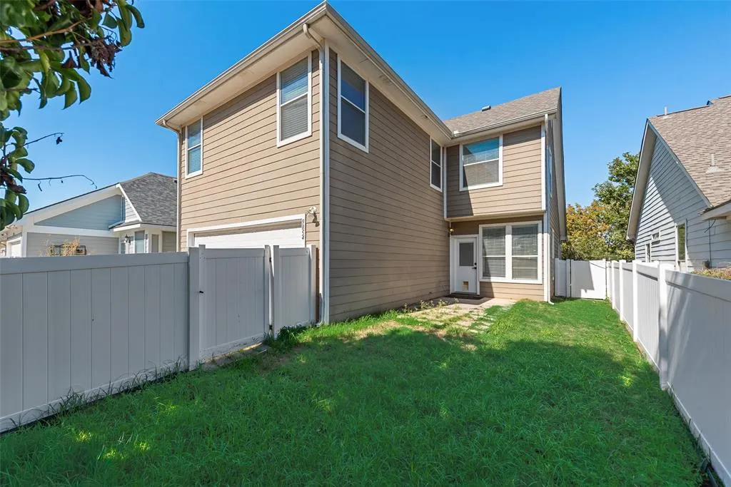 9854 Walnut Hill Drive