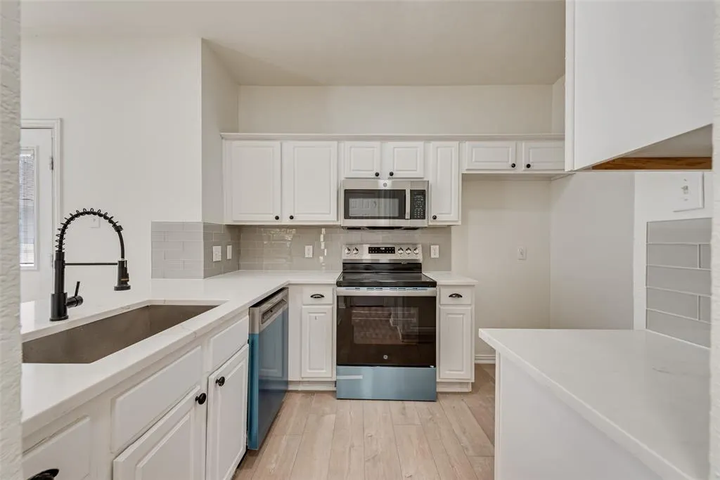 9854 Walnut Hill Drive