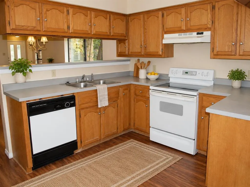 1127 Rimcrest Drive