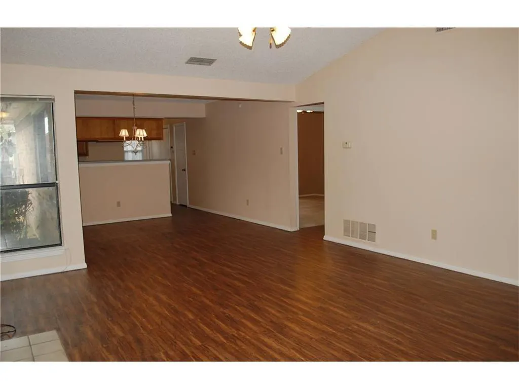1127 Rimcrest Drive