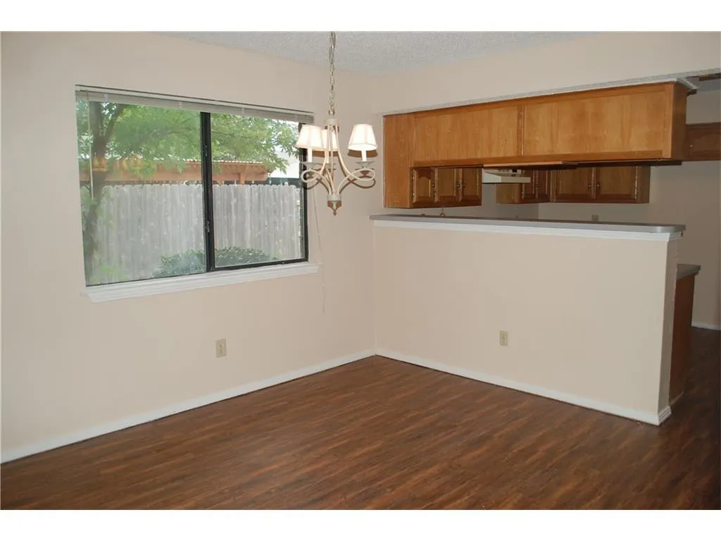 1127 Rimcrest Drive