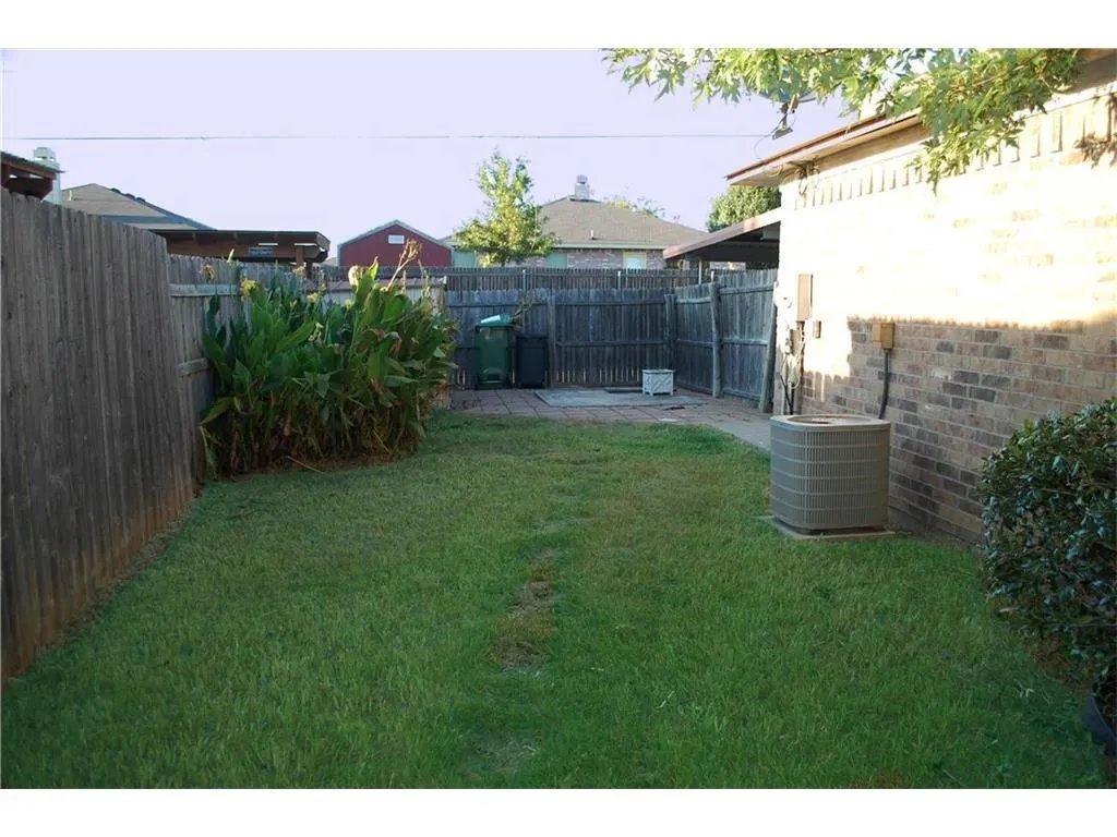 1127 Rimcrest Drive