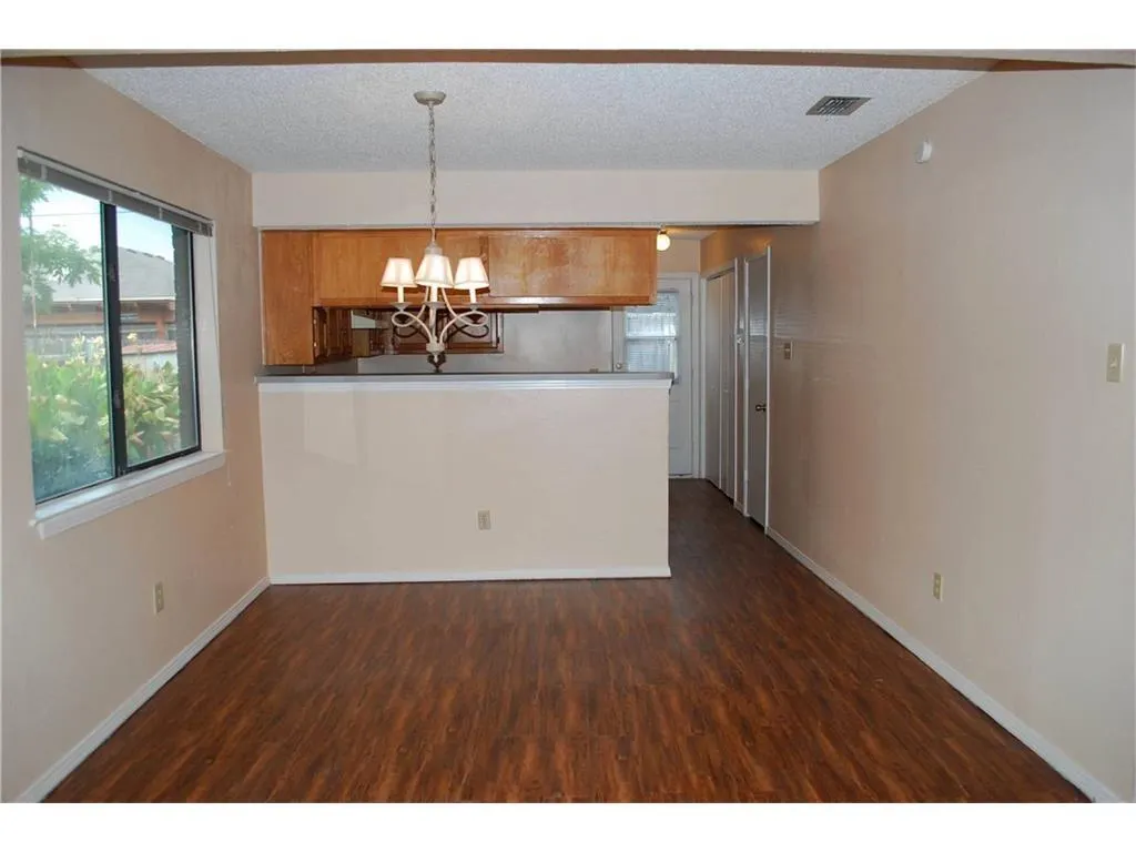 1127 Rimcrest Drive