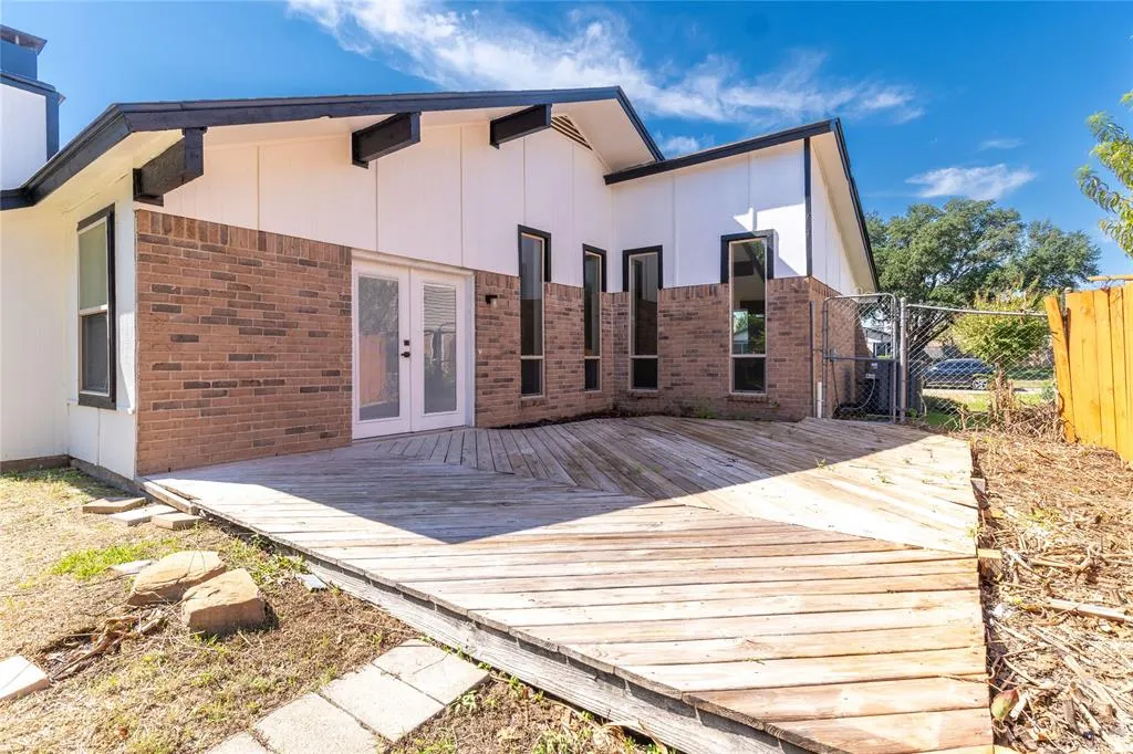 3409 Brook Glen Drive