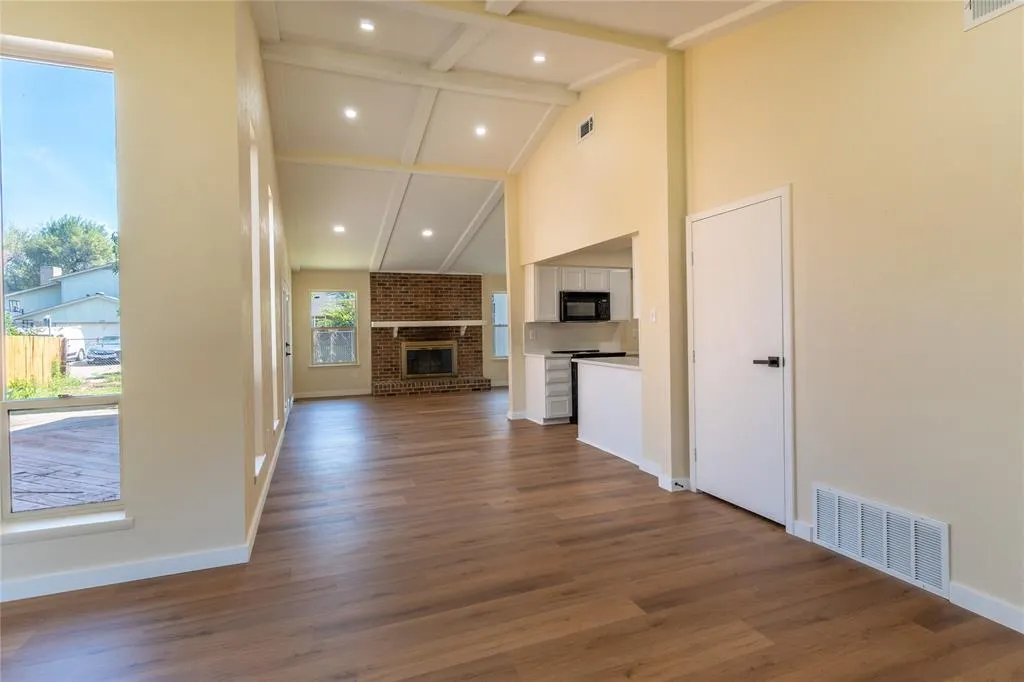 3409 Brook Glen Drive