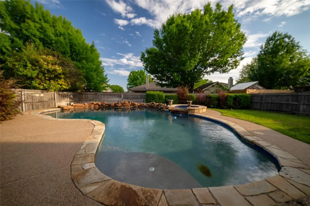 1316 White Dove Lane
