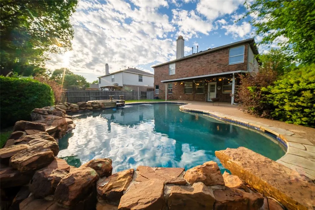 1316 White Dove Lane