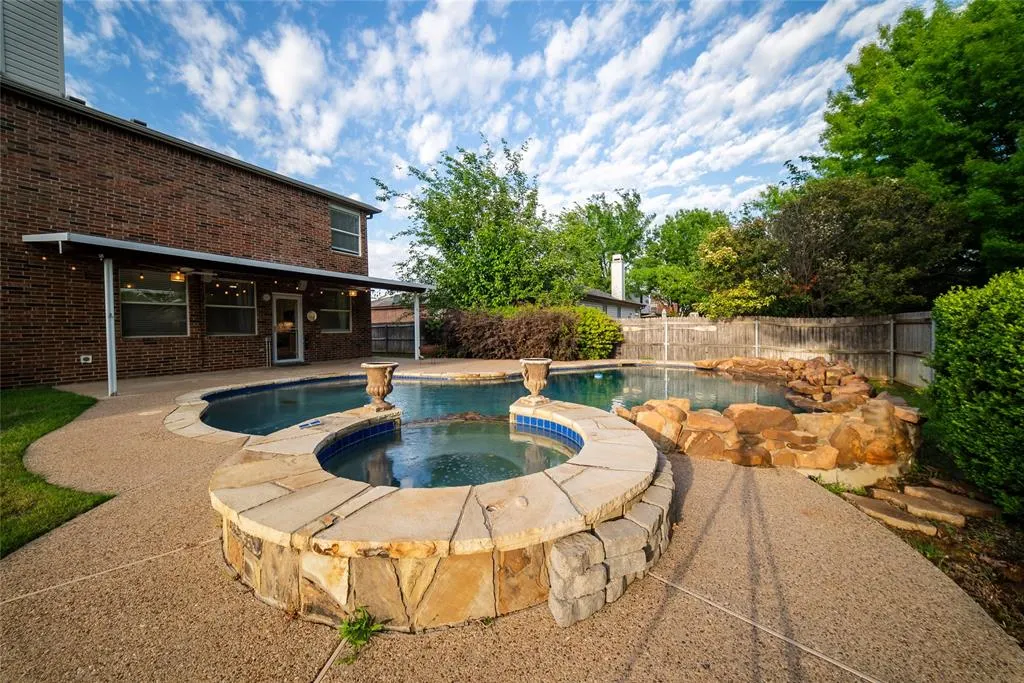 1316 White Dove Lane