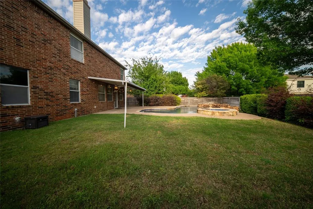 1316 White Dove Lane