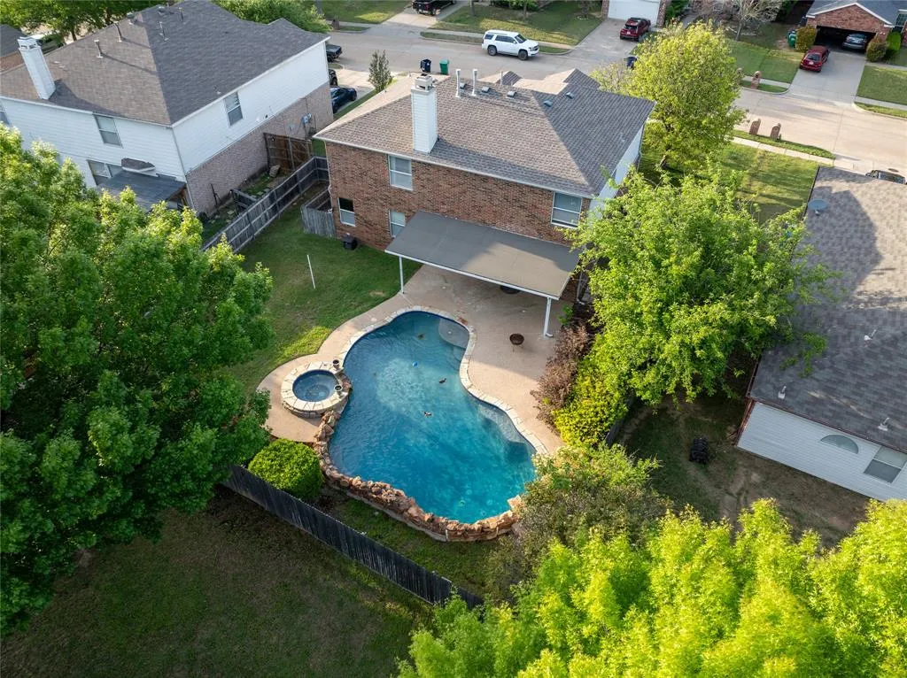 1316 White Dove Lane