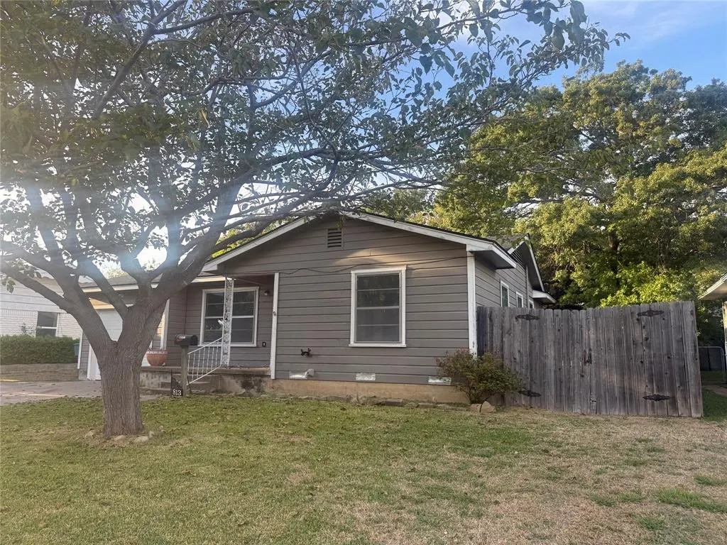 813 E Centennial Street