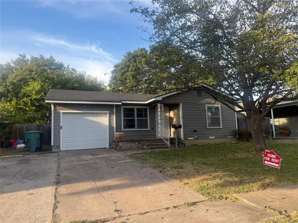 813 E Centennial Street