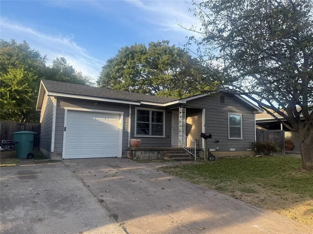 813 E Centennial Street