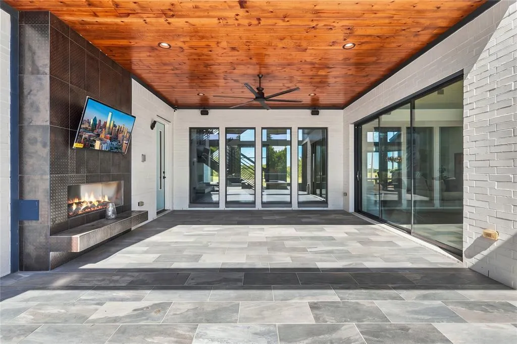 211 Hunter Pass