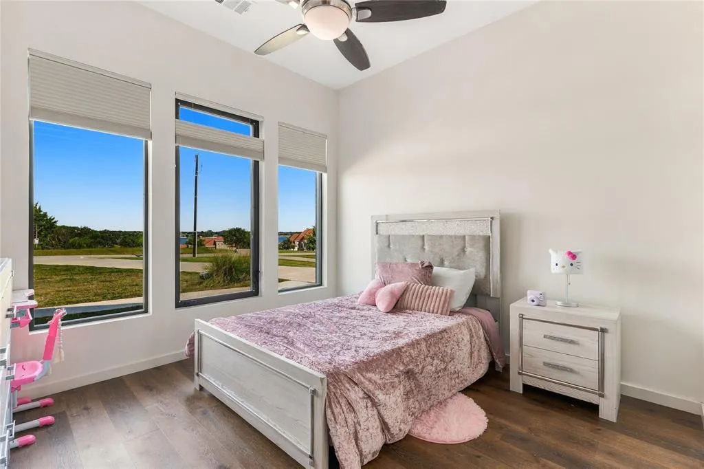 211 Hunter Pass