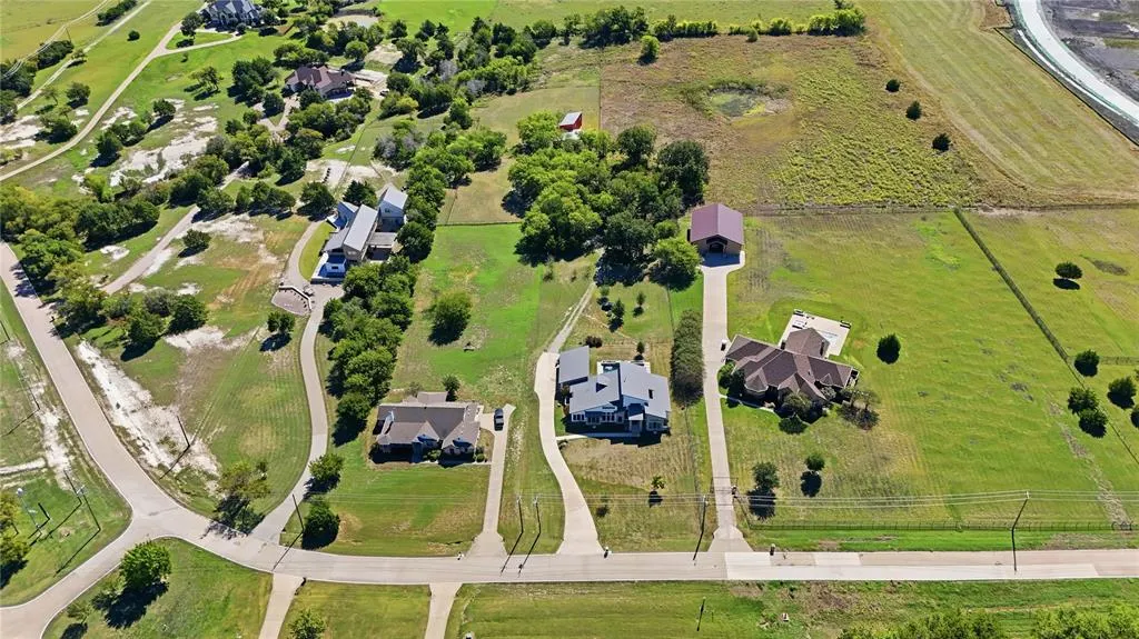 211 Hunter Pass