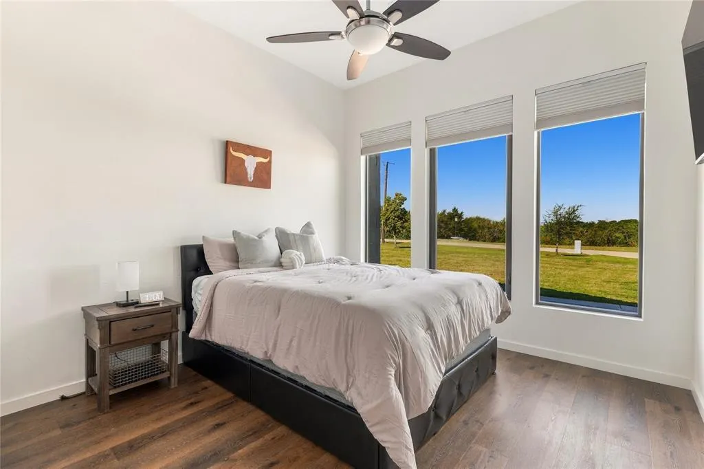 211 Hunter Pass