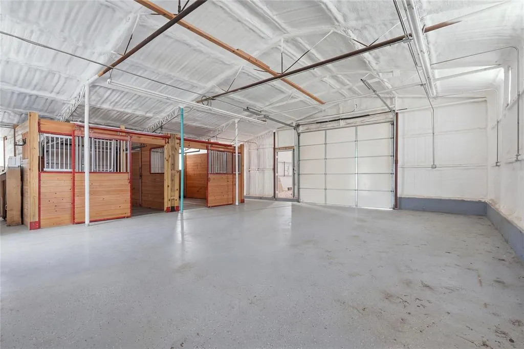211 Hunter Pass