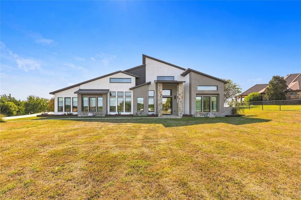 211 Hunter Pass