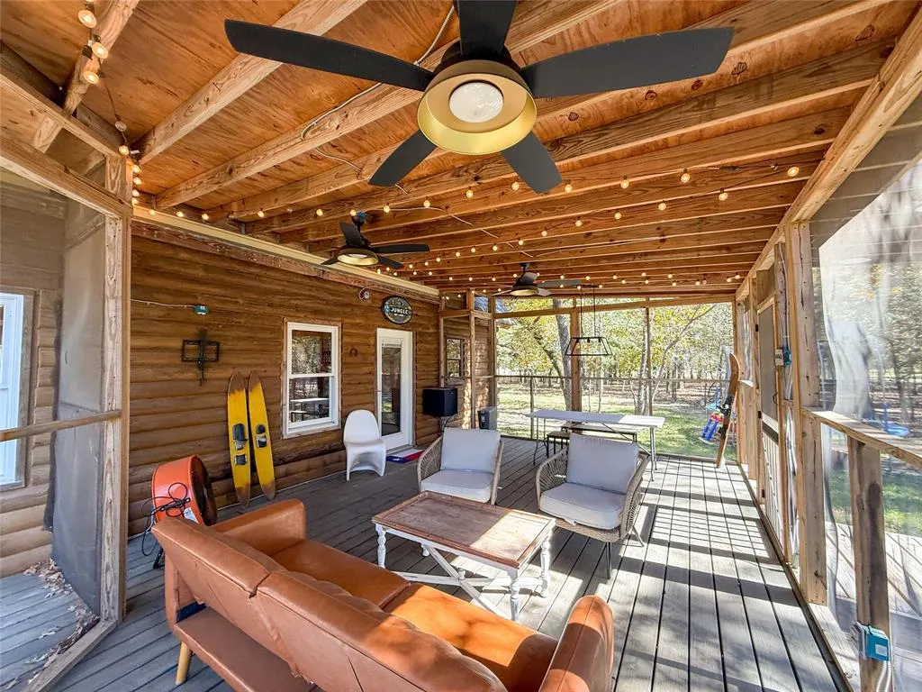 7386 Clint Ct